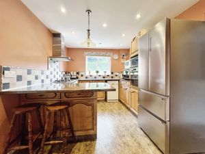 Kitchen- click for photo gallery